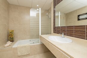 Spikes in Pueblo Nuevo