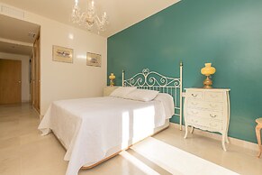 Spikes in Pueblo Nuevo