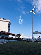 Mountain Vista Retreat