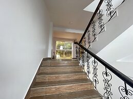 Mountain Vista Retreat