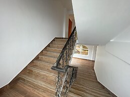 Mountain Vista Retreat