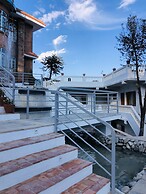 Mountain Vista Retreat