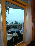 Mountain Vista Retreat