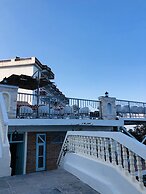 Mountain Vista Retreat