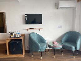 Mountain Vista Retreat