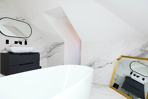 TUDISI LUX SUITES by DOMINIUM