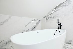 TUDISI LUX SUITES by DOMINIUM