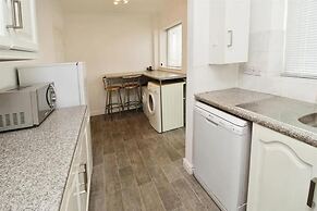 2BR Home/garden/patio/city Access/6 Guests