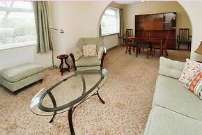 2BR Home/garden/patio/city Access/6 Guests