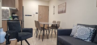 75 Prokymea- Steps From the Sea, Downtown, Balcony