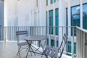 75 Prokymea- Steps From the Sea, Downtown, Balcony