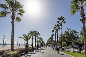 75 Prokymea- Steps From the Sea, Downtown, Balcony