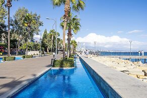 75 Prokymea- Steps From the Sea, Downtown, Balcony