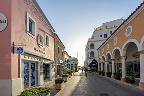 75 Prokymea- Steps From the Sea, Downtown, Balcony