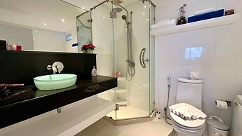 A11 Stunning Seaview 2brs 2baths Karon City