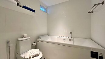 A11 Stunning Seaview 2brs 2baths Karon City