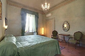 Piazza Salvemini Elegant