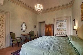 Piazza Salvemini Elegant