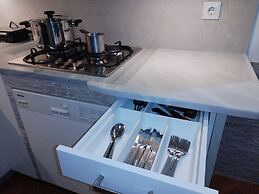 Waterfront Luxury Suite With Sea View 15 min to White Tower