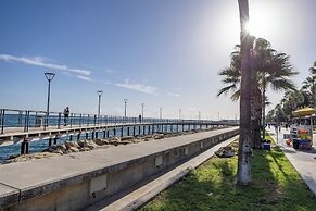 74 Prokymea- Steps From the Sea, Downtown, Balcony