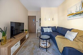 74 Prokymea- Steps From the Sea, Downtown, Balcony