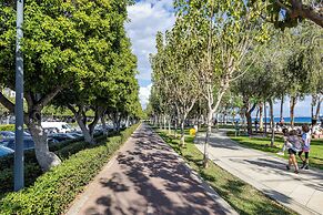 74 Prokymea- Steps From the Sea, Downtown, Balcony