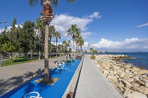 74 Prokymea- Steps From the Sea, Downtown, Balcony