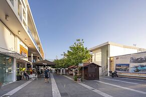 74 Prokymea- Steps From the Sea, Downtown, Balcony