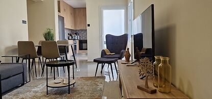 74 Prokymea- Steps From the Sea, Downtown, Balcony