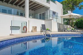 Cala Llonga in Cala d Or