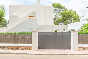 Cala Llonga in Cala d Or