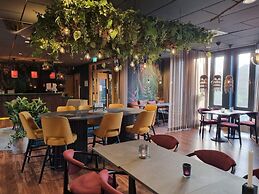 Inviting Vacation Home With Breakfast