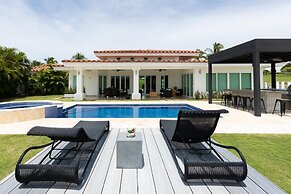 The Golf Oasis Villa by Acomodo