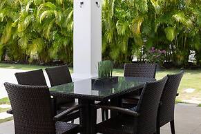 The Golf Oasis Villa by Acomodo