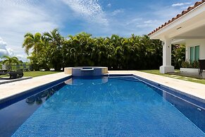 The Golf Oasis Villa by Acomodo