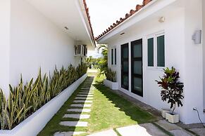 The Golf Oasis Villa by Acomodo