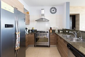 The Big Family Condo by Acomodo