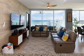 The Big Family Condo by Acomodo