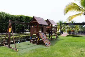 The Big Family Condo by Acomodo