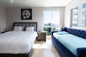 The Big Family Condo by Acomodo