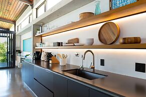 Villa Futura by Acomodo