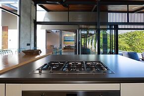 Villa Futura by Acomodo