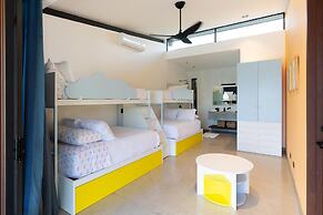 Villa Futura by Acomodo