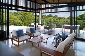 Villa Futura by Acomodo