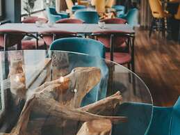 Room in a Hotel With Free Breakfast