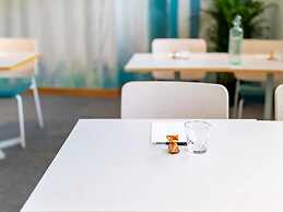 Room in a Hotel With Free Breakfast