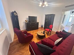 Garden Antique with Bubble Spa