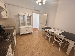 Garden Antique with Bubble Spa