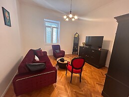 Garden Antique with Bubble Spa