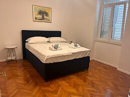 Garden Antique with Bubble Spa